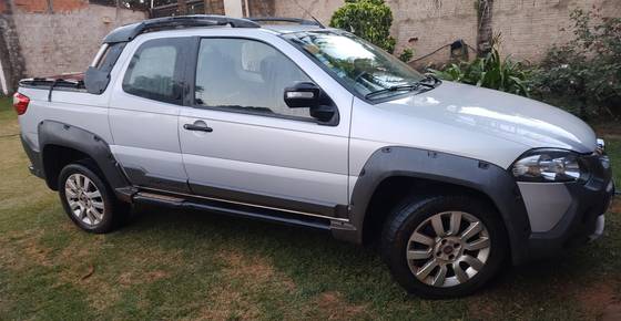 FIAT STRADA 1.8 MPI ADVENTURE CD 16V FLEX 3P MANUAL FIAT STRADA 1.8 MPI ADVENTURE CD 16V FLEX 3P MANUAL